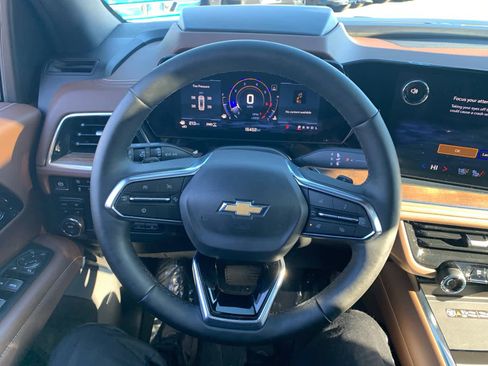 Used 2025 Chevrolet Tahoe High Country image 16