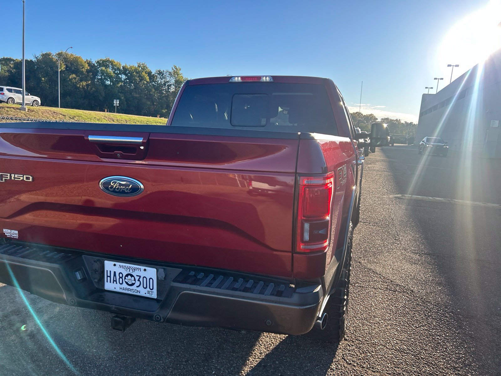Used 2016 Ford F150 Lariat w/ Equipment Group 502A Luxury AWD/4WD image 18