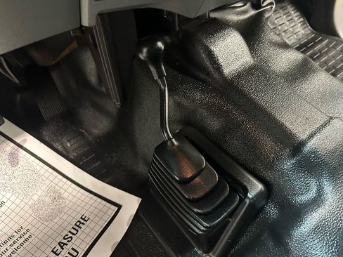 Used 2013 Ford F550 4x4 Crew Cab Super Duty w/ PWR Equipment Group image 23