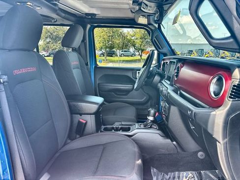 Used 2023 Jeep Gladiator Rubicon w/ LED Lighting Group AWD/4WD image 18