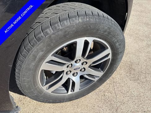 Used 2024 Ford Expedition Limited image 17