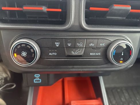 Certified 2024 Ford Maverick XLT image 17