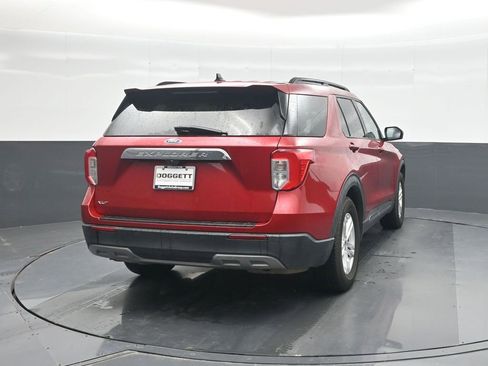 Certified 2022 Ford Explorer XLT w/ Equipment Group 202A RWD image 26