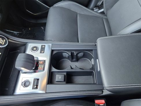 Used 2026 Jaguar F-PACE R-Dynamic S image 23