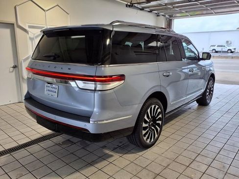 Used 2024 Lincoln Navigator Black Label AWD/4WD image 2