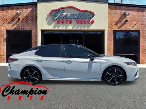 Used 2018 Toyota Camry XSE w/ Audio Package FWD image 3