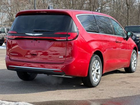 New 2026 Chrysler Pacifica Select image 46
