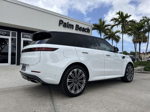 Used 2024 Land Rover Range Rover Sport Dynamic SE image 24