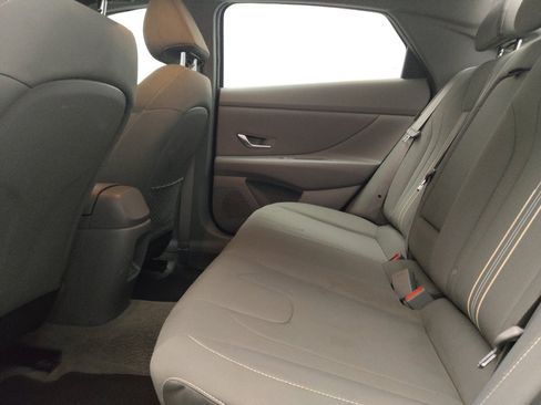 Used 2025 Hyundai Elantra SEL FWD image 18