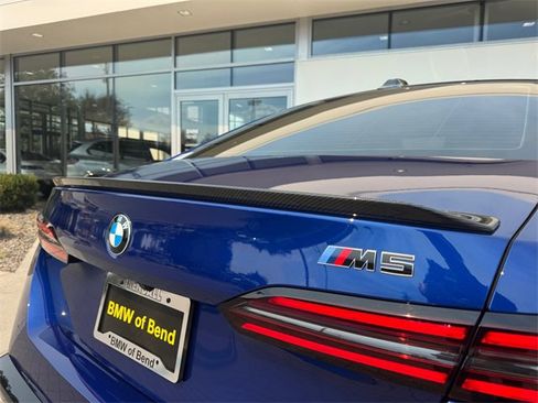 Used 2025 BMW M5 w/ Carbon Package image 28