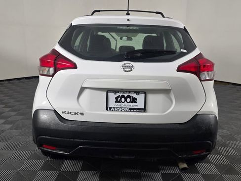 Used 2019 Nissan Kicks S w/ Exterior Package image 4
