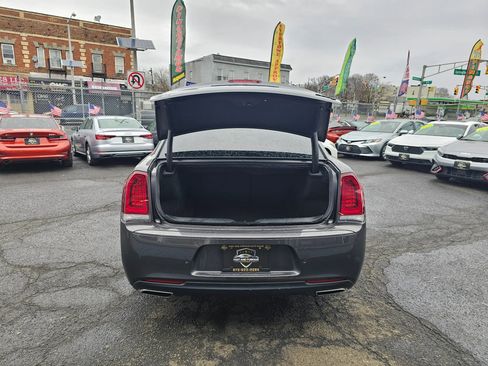 Used 2021 Chrysler 300 S image 8