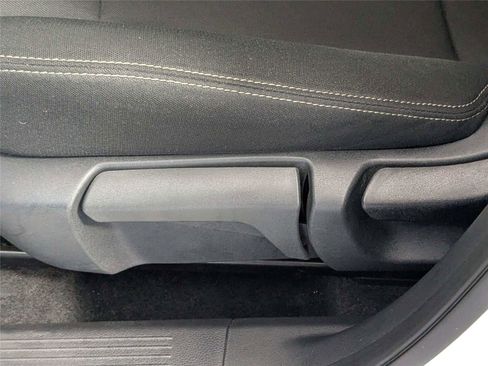Used 2023 Nissan Rogue S AWD/4WD image 12