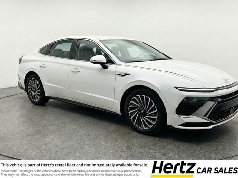 Used 2025 Hyundai Sonata SEL FWD image 1
