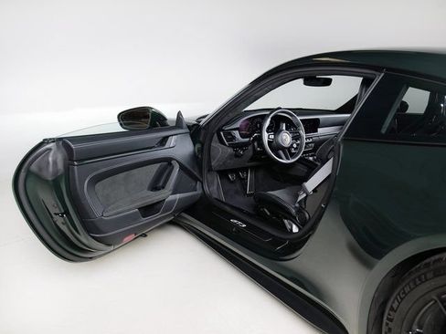 Certified 2025 Porsche 911 GT3 RWD image 27