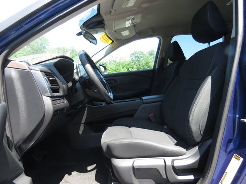 Used 2023 Nissan Rogue S AWD/4WD image 10