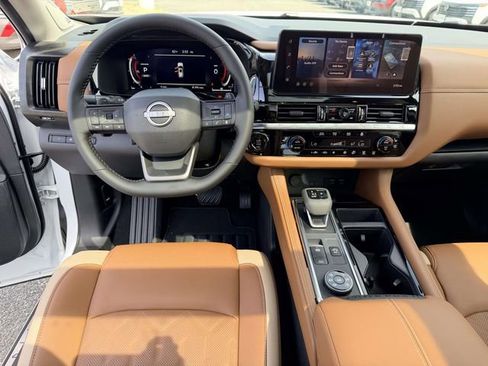 New 2026 Nissan Pathfinder Platinum AWD/4WD image 18