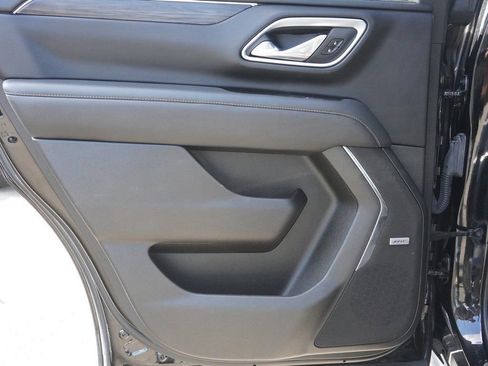 Used 2023 GMC Yukon SLT w/ SLT Premium Package AWD/4WD image 34