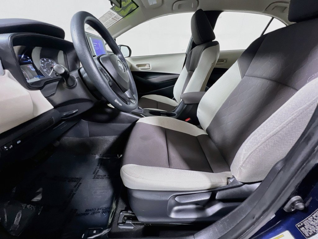 Used 2025 Toyota Corolla LE FWD image 12