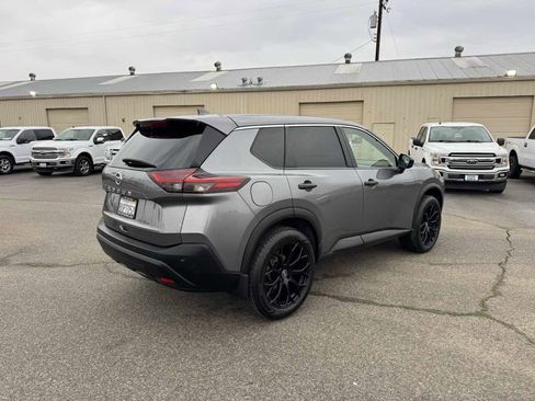 Used 2021 Nissan Rogue S image 9