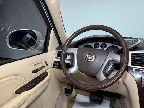 Used 2008 Cadillac Escalade EXT AWD/4WD image 22