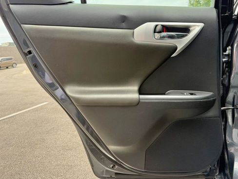 Used 2011 Lexus CT 200h Premium FWD image 17