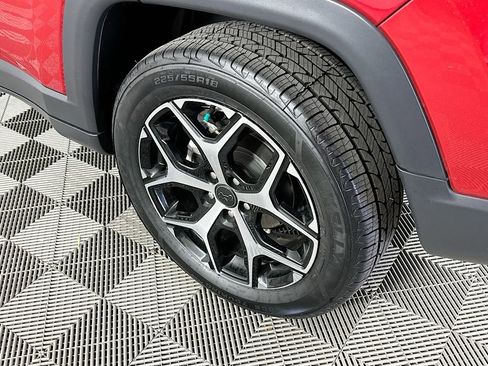Certified 2025 Jeep Compass Limited AWD/4WD image 40