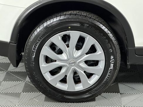 Used 2017 Nissan Rogue S w/ S Appearance Package image 17