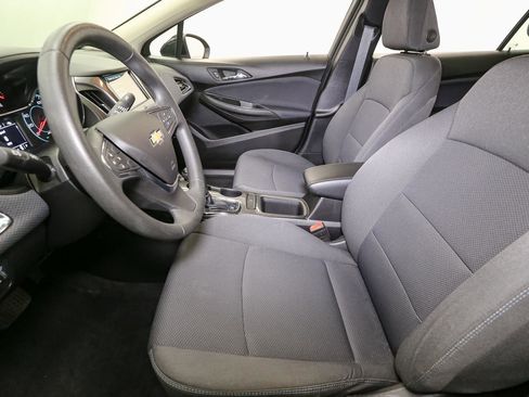 Used 2018 Chevrolet Cruze LT FWD image 38