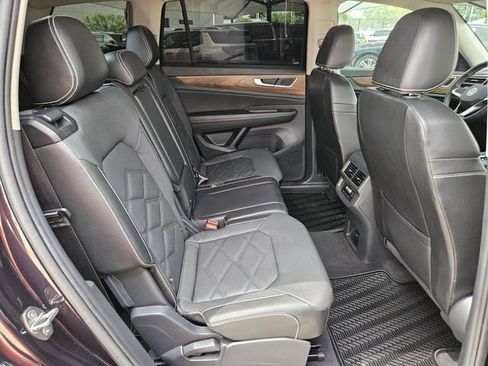Used 2024 Volkswagen Atlas SE FWD image 25
