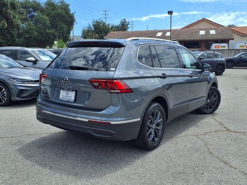 Used 2022 Volkswagen Tiguan SE FWD image 7
