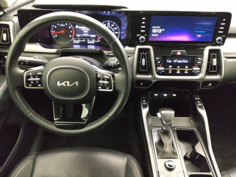 Used 2022 Kia Sorento S w/ Panoramic Sunroof Package FWD image 22