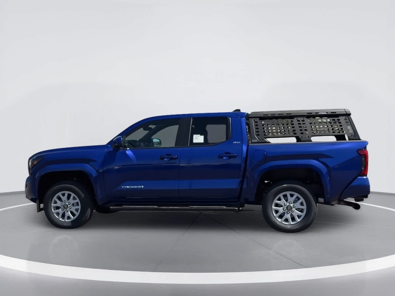 Used 2025 Toyota Tacoma SR5 AWD/4WD image 5