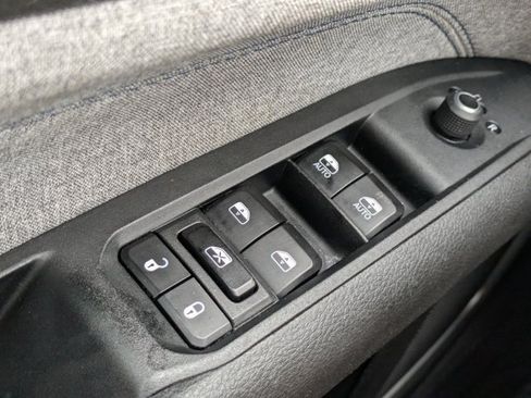 Used 2024 Jeep Compass Latitude image 20