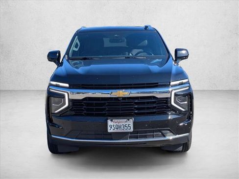 Used 2025 Chevrolet Tahoe LS RWD image 2