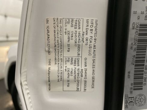 Used 2020 Jeep Grand Cherokee Laredo image 27