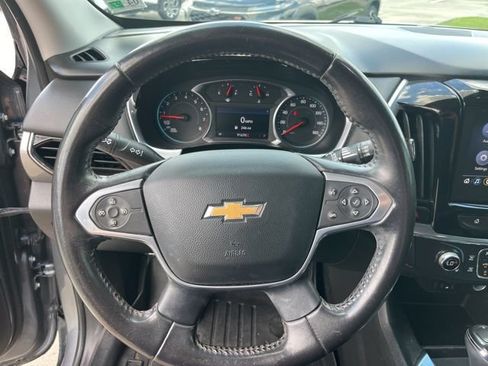 Used 2020 Chevrolet Traverse LT FWD image 18