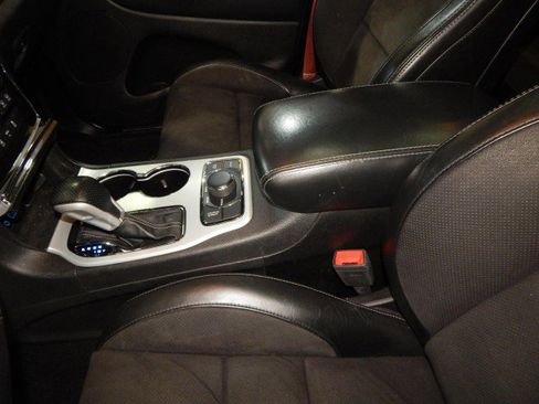 Used 2021 Jeep Grand Cherokee SRT w/ Trailer Tow Group IV image 19