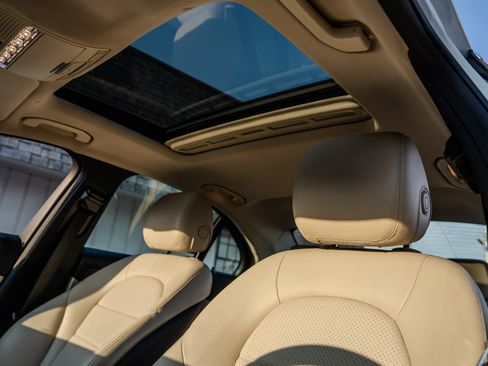 Used 2019 Mercedes-Benz C 300 Sedan image 27