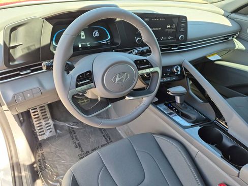 New 2026 Hyundai Elantra SEL Sport FWD image 10