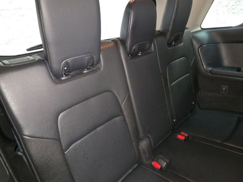 Used 2023 Nissan Pathfinder SL image 11