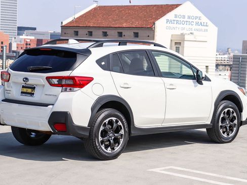 Used 2021 Subaru Crosstrek 2.0i Premium image 4
