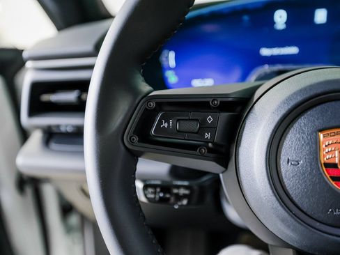 Certified 2026 Porsche Macan Electric RWD image 17