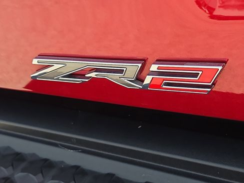 Used 2024 Chevrolet Colorado ZR2 w/ Safety Package AWD/4WD image 8
