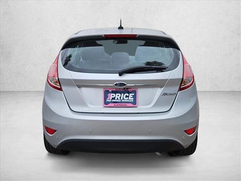 Used 2014 Ford Fiesta Titanium image 7