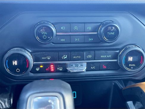 Used 2024 Ford Bronco Badlands image 16