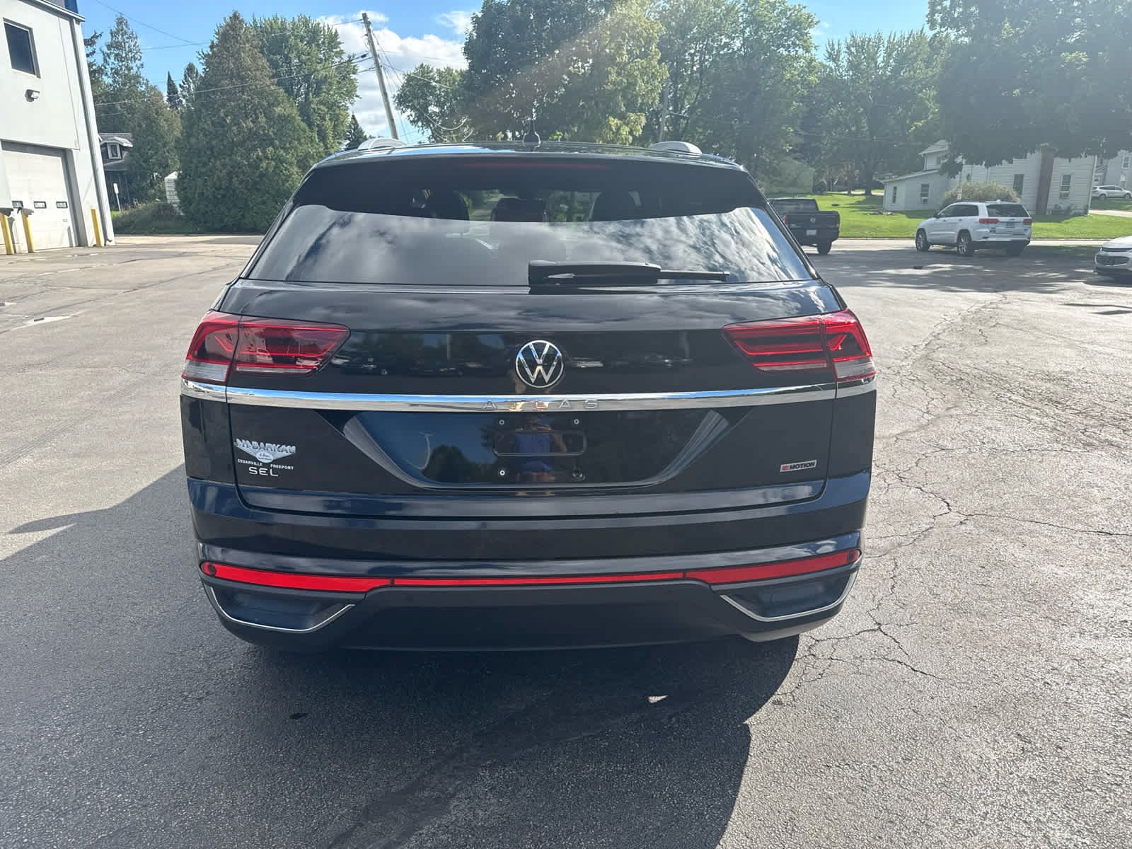 Used 2021 Volkswagen Atlas Cross Sport SEL w/ Cross Sport MDO Package AWD/4WD image 4