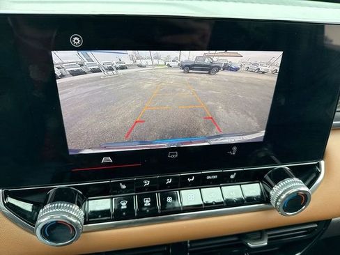 Used 2024 GMC Canyon AT4 image 17