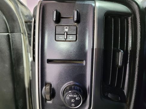 Used 2018 Chevrolet Silverado 1500 LT w/ Texas Edition image 41