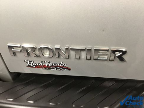 Used 2015 Nissan Frontier SV AWD/4WD image 16